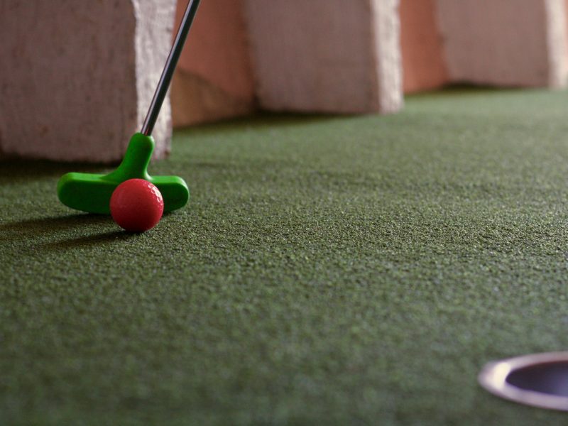 GLO Mini Golf